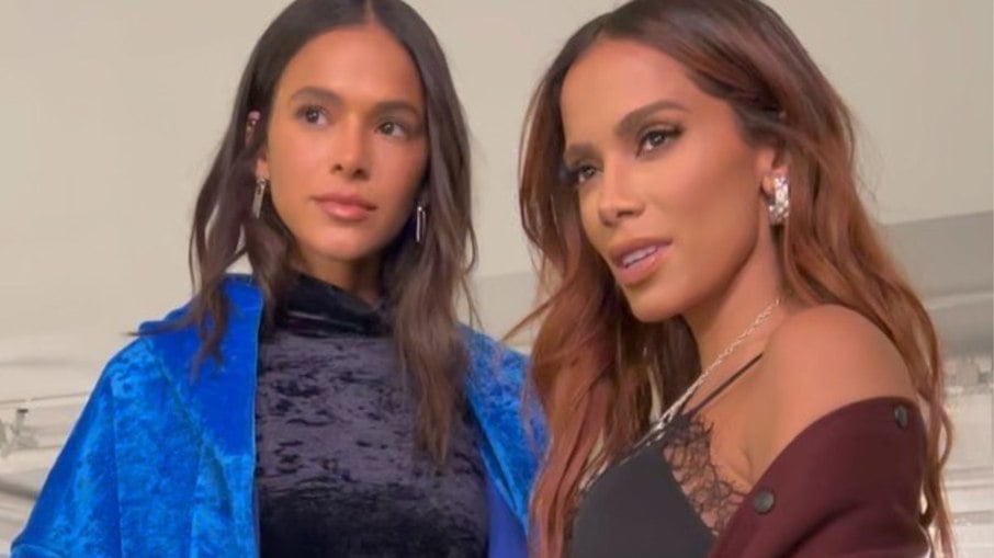 Bruna Marquezine e Anitta dividem casa nos EUA