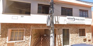 Padre invade rádio e agride locutor ao vivo em Minas; ouça