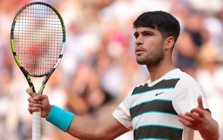 É
campeão! Alcaraz vence final mais longa de Roland Garros