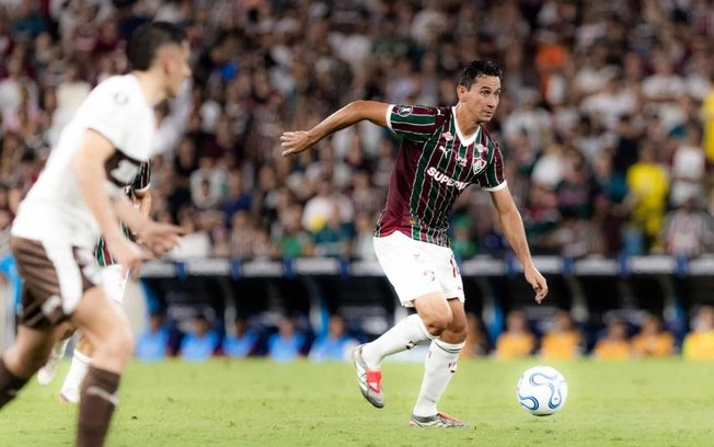 Ganso deu assistência para Hulk na vitória do Fluminense sobre o Platense, da Argentina, na Libertadores Ganso deu assistência para Hulk na vitória do Fluminense sobre o Platense, da Argentina, na Libertadores