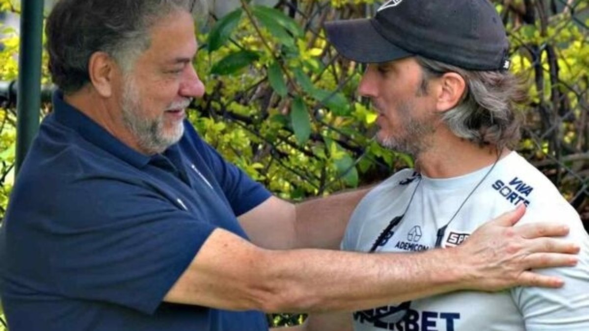 Julio Casares e Luis Zubeldía no CT do São Paulo