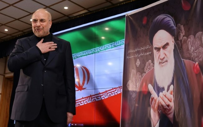 O presidente do Parlamento iraniano, Mohammad Bagher Ghalibaf, durante coletiva de imprensa após apresentar sua candidatura para as eleições presidenciais de 28 de junho O presidente do Parlamento iraniano, Mohammad Bagher Ghalibaf, durante coletiva de imprensa após apresentar sua candidatura para as eleições presidenciais de 28 de junho