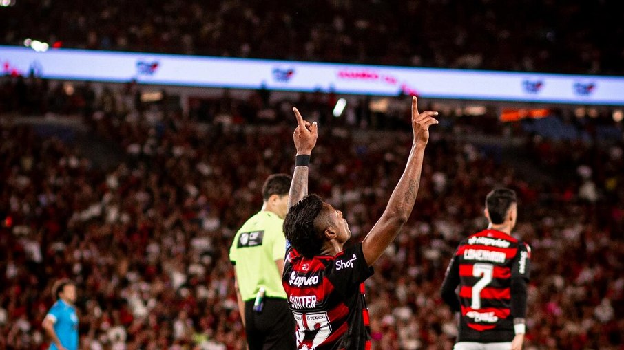 Bruno Henrique celebra gol contra o Santos Bruno Henrique celebra gol contra o Santos