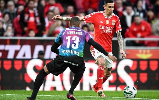 Di María desperdiçou uma cobrança de pênalti na partida contra o Chaves - Foto: Patricia de Melo Moreira/AFP via Getty Images