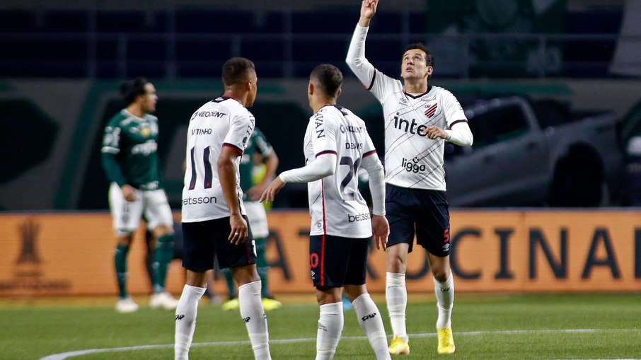 Athletico busca empate com Palmeiras e está na final da Libertadores