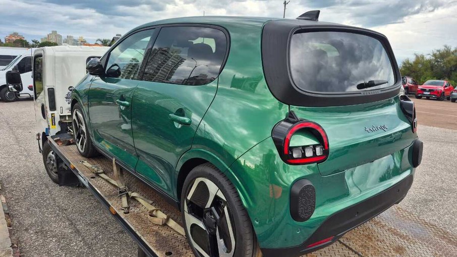Detalhes do Twingo elétrico flagrado no Uruguai