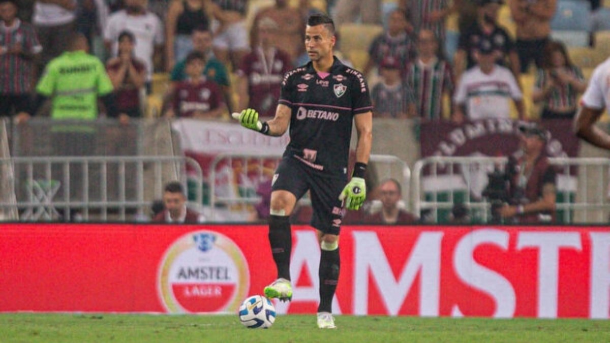 Goleiro Fábio pode se tornar o mais velho a vencer a Libertadores