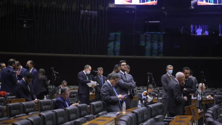 Discussão e votação de propostas no plenário da Câmara dos Deputados