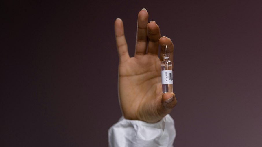 Governo do Brasil recebe lote com 2,5 mil unidades do antídoto contra intoxicação por metanol. Governo do Brasil recebe lote com 2,5 mil unidades do antídoto contra intoxicação por metanol.