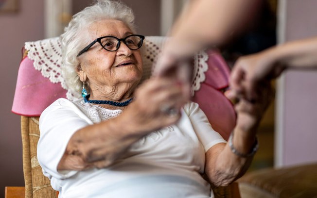 Veja maneiras de garantir o bem-estar dos idosos