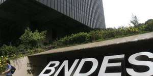 Diretoria do BNDES recebeu quase R$ 760 mil de bônus de Natal