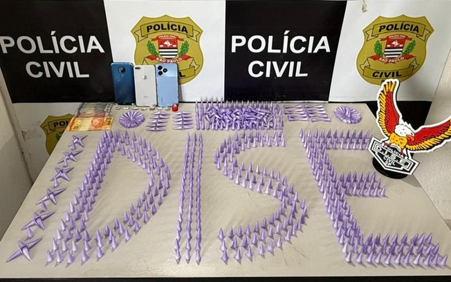 DISE fecha ponto de tráfico, apreende mais de 650 pinos de cocaína e prende dupla no Jardim América DISE fecha ponto de tráfico, apreende mais de 650 pinos de cocaína e prende dupla no Jardim América