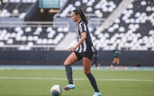 Cruzeiro e Botafogo medem forças no Brasileirão Feminino