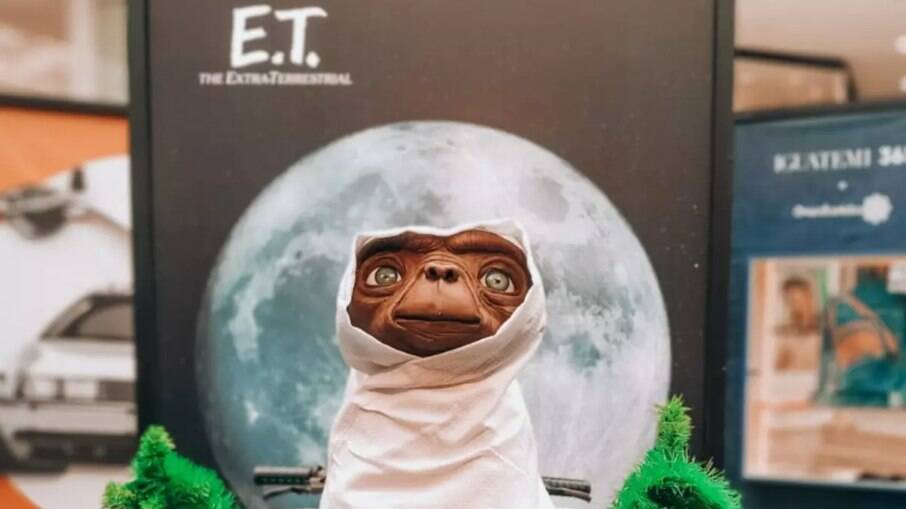Exposição passeia por filmes famosos de diretor americano, como E.T.