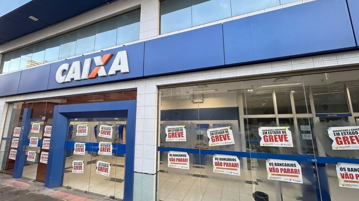 Receita Federal faz leilão com iPhone por R$ 1.600 e mais; veja