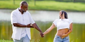 Carol Peixinho e Thiaguinho anunciam primeira gravidez