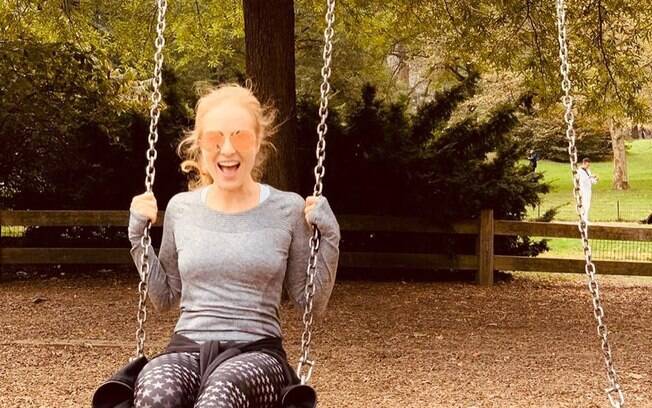 Angélica passeia de metrô em Nova York