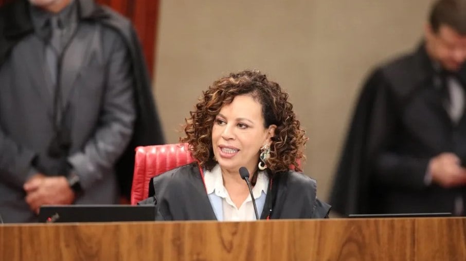 Edilene Lobo é a primeira mulher negra ministra substituta do TSE