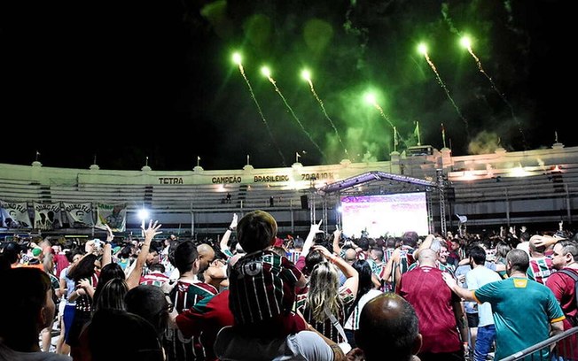 Telão em Laranjeiras durante a final da Libertadores de 2023