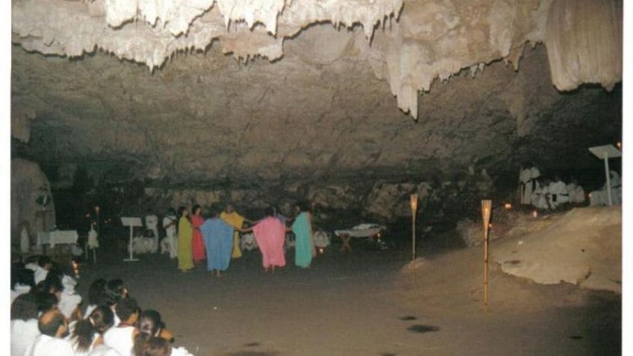 Praticantes em ritual no Santuário do Roncador