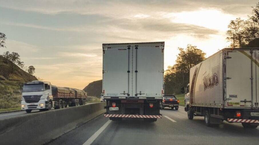 Para evitar greve, governo quer atualizar o frete para caminhoneiros