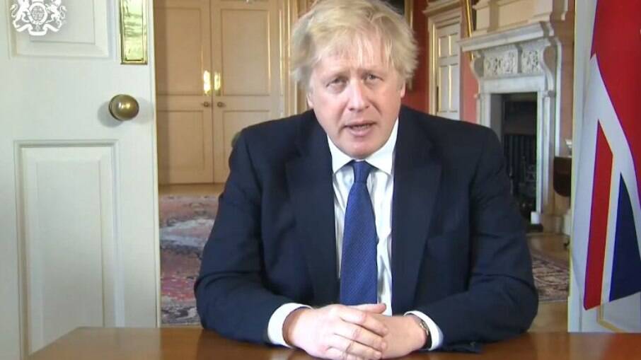 Parlamentares britâniacos aprovaram investigação contra participação de Boris Johnson em festas