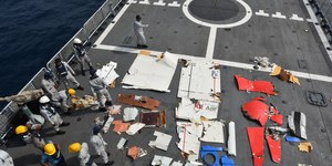 Destroços de avião Boeing 737 desaparecido são encontrados