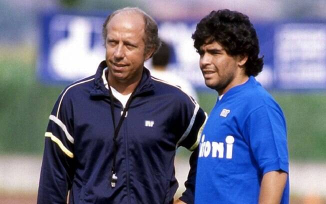 'Sinto muita dor', diz técnico do primeiro título italiano do Napoli após morte de Maradona