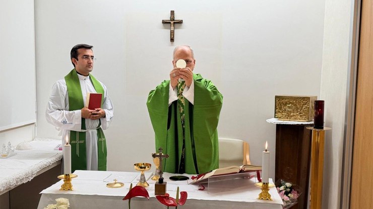 Vaticano divulga imagens do Papa Leão XIV após cirurgia