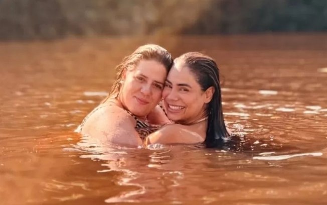 Tati Machado e Lexa viajam juntas ao Amazonas