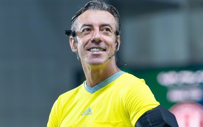 Raphael Claus apitou o jogo entre EUA x Bósnia e Herzegovina Raphael Claus apitou o jogo entre EUA x Bósnia e Herzegovina