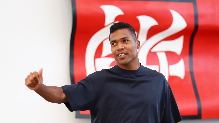 Alex Sandro está entre os jogos jogadores convocados para a Seleção 