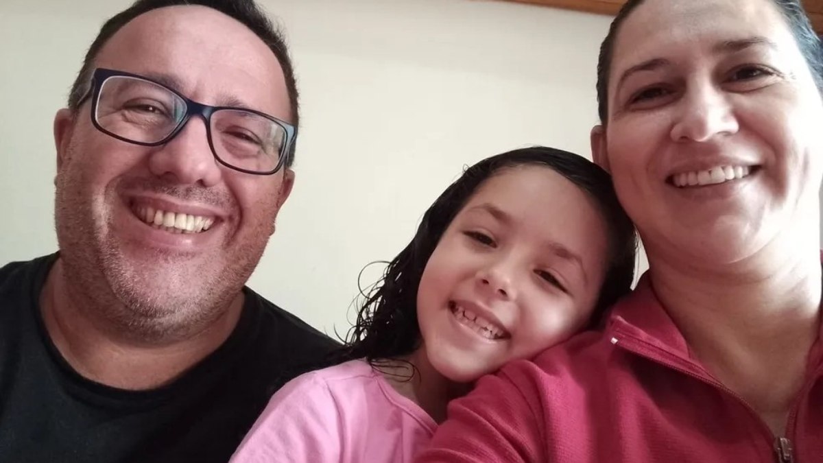 Sergio Fermino, a mulher Gislene e a filha Isabela Sergio Fermino, a mulher Gislene e a filha Isabela
