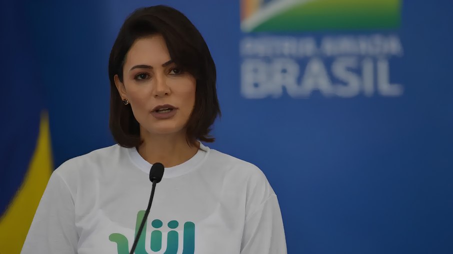 Michelle Bolsonaro foi internada; ex-primeira dama sentiu crises fortes de enxaqueca