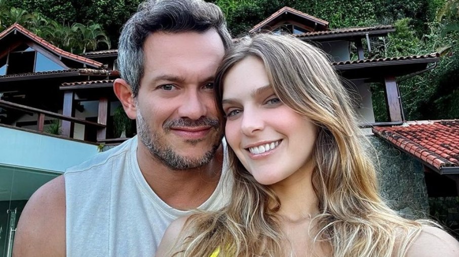 Isabella Santoni curte fim de semana com o namorado, Henrique Blecher