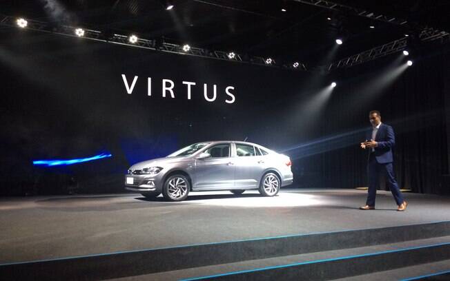 O presidente da Volkswagen do Brasil, Pablo Di Si, apresenta o sedã Virtus à imprensa, em São Paulo