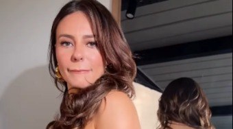 Qual%20cor%3F%20Paolla%20Oliveira%20prova%20lingeries%20para%20o%20Ano%20Novo