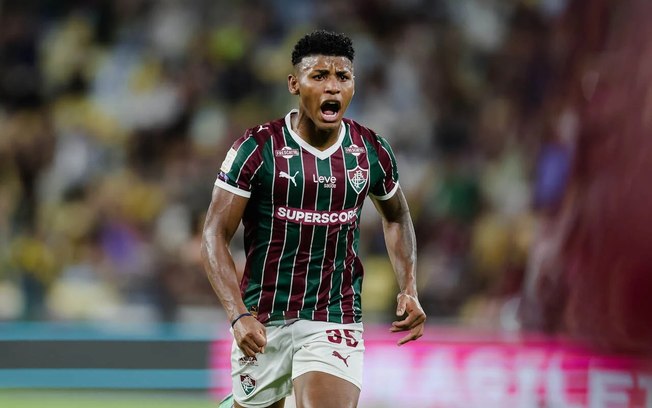 Lucho Acosta marcou o gol da vitória do Fluminense sobre o Internacional Lucho Acosta marcou o gol da vitória do Fluminense sobre o Internacional