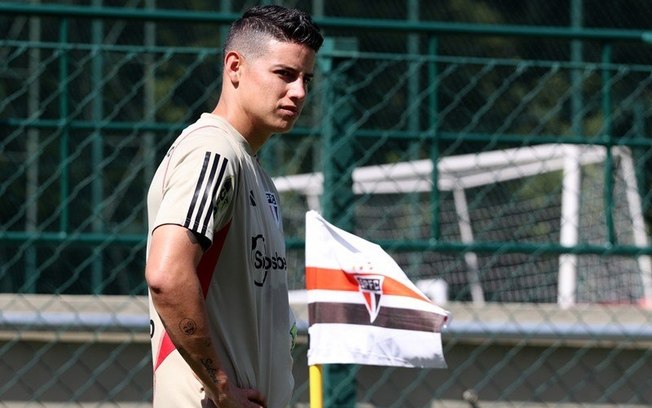 James não descarta retorno ao futebol espanhol