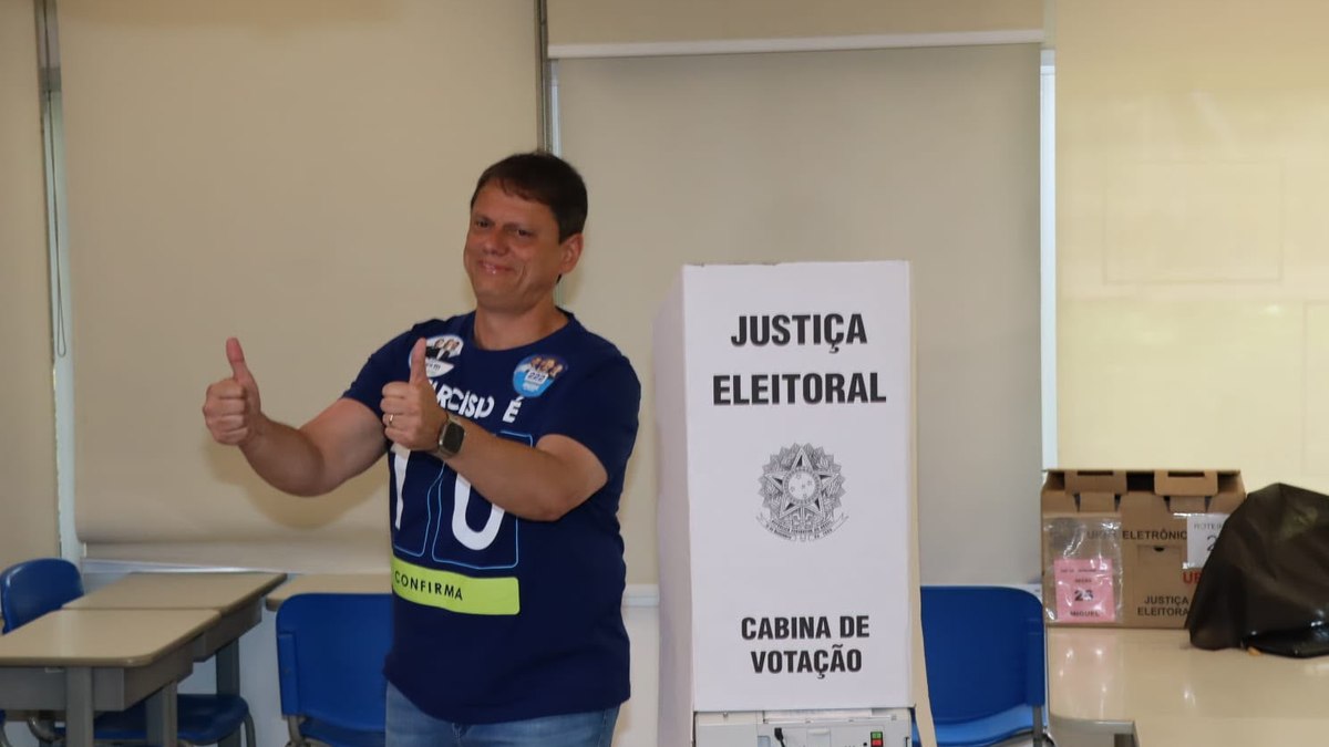 Tarcísio vota em SP Tarcísio vota em SP