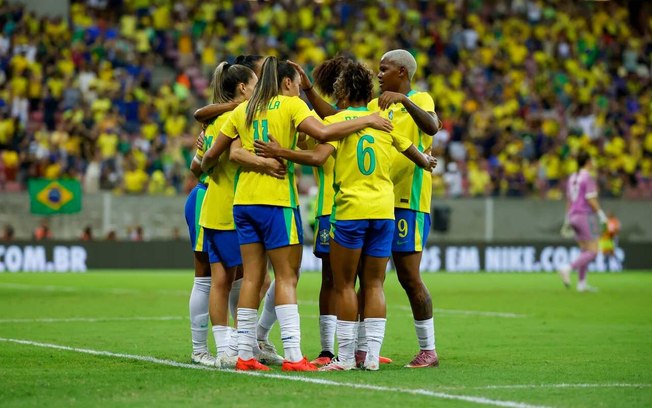 Bia Zaneratto abre o placar. Porém, no fim, o Brasil fica no 2 a 2 com a Argentina Bia Zaneratto abre o placar. Porém, no fim, o Brasil fica no 2 a 2 com a Argentina