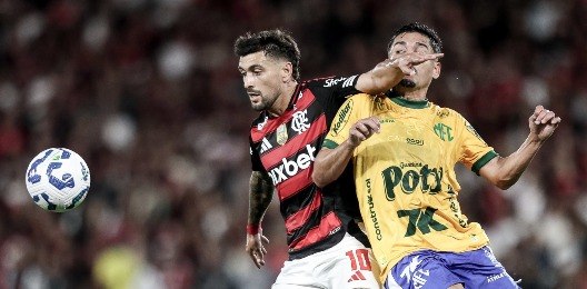 Após eliminação da Copa do Brasil, Flamengo mantém liderança do Brasileiro 