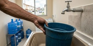 Moradores da Zona Norte do Rio enfrentam desabastecimento de água