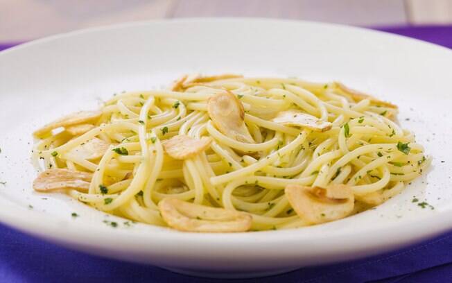 Foto da receita Espaguete alho e óleo pronta.