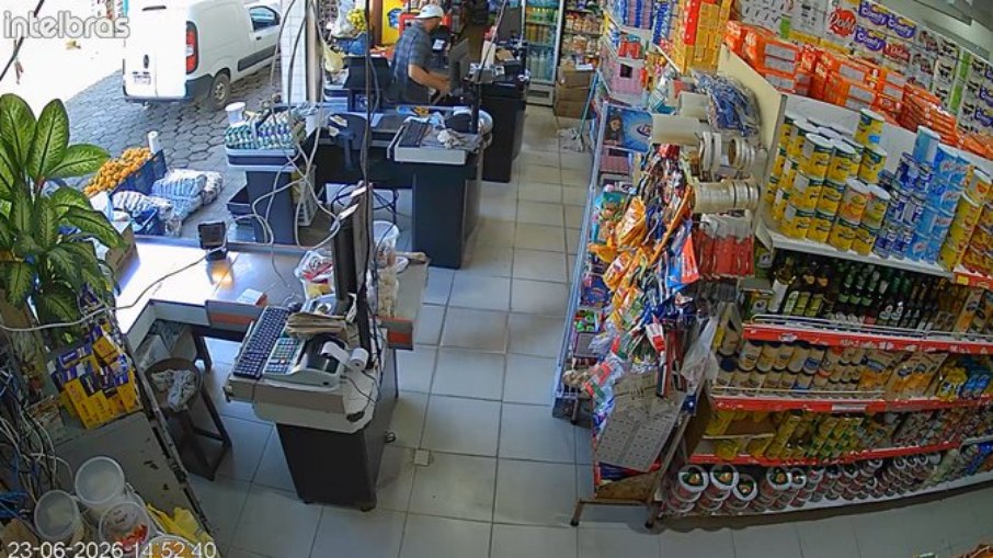 Homem mata esposa e mais 3 a facadas antes de ser baleado em Visconde do Rio Branco