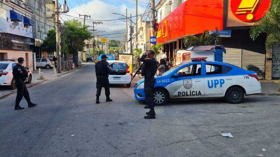 Polícia realiza operação na comunidade do Jacarezinho, no Rio de Janeiro