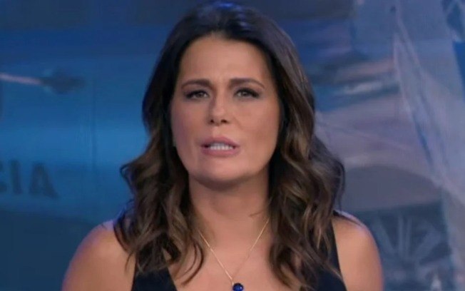 Adriana Araújo renovou contrato com a Band até 2027