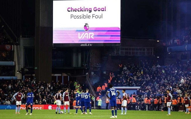 Utilização do VAR em partida da Premier League