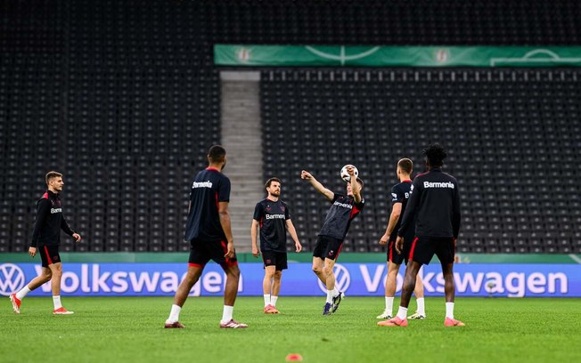 Jogadores do Bayer Leverkusen durante treinamento da equipe - Foto: Divulgação/ Bayer Leverkusen