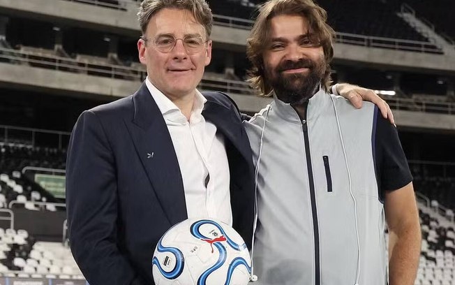 JP Magalhães ao lado de John Textor